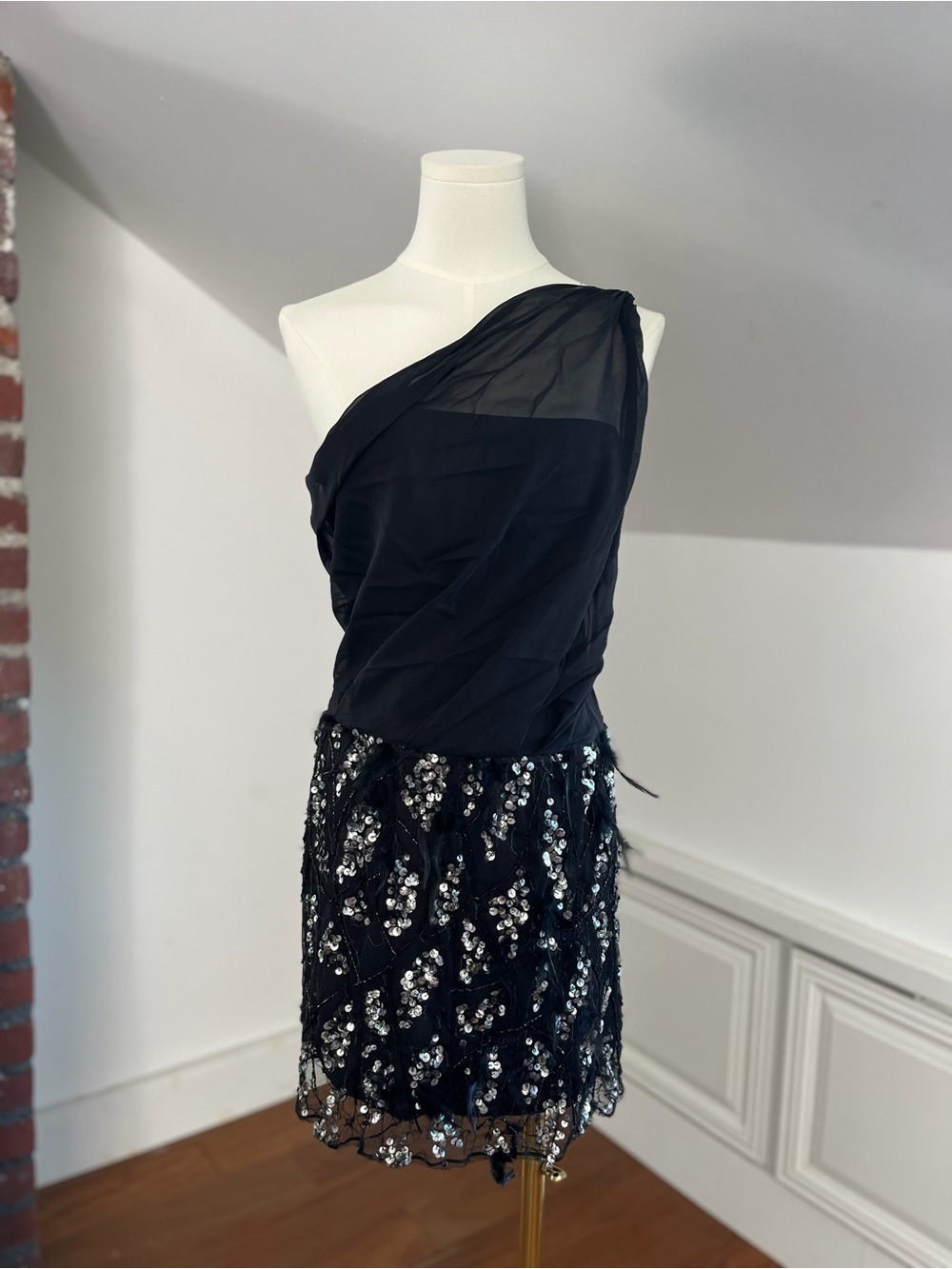 Vintage 90s little black dress with feathers and sequins size- s
